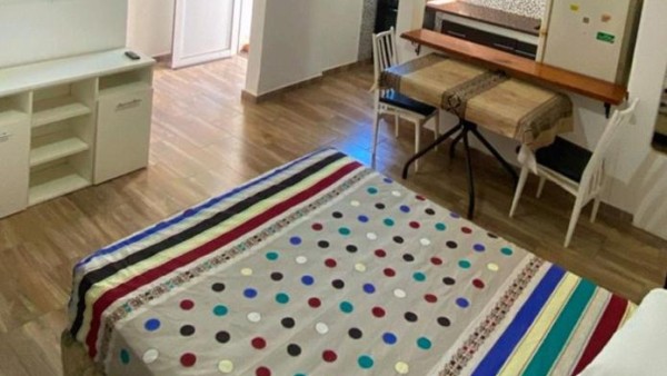 Departamentos a pasos del mar y de la peatonal - 1